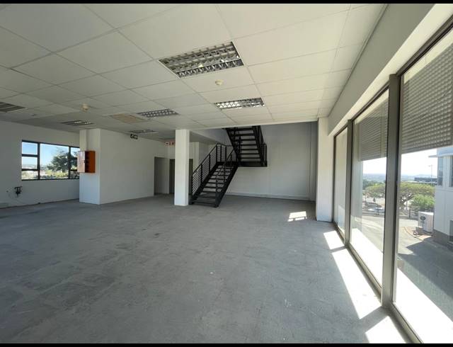 236M² RETAIL TO LET IN BRYANSTON